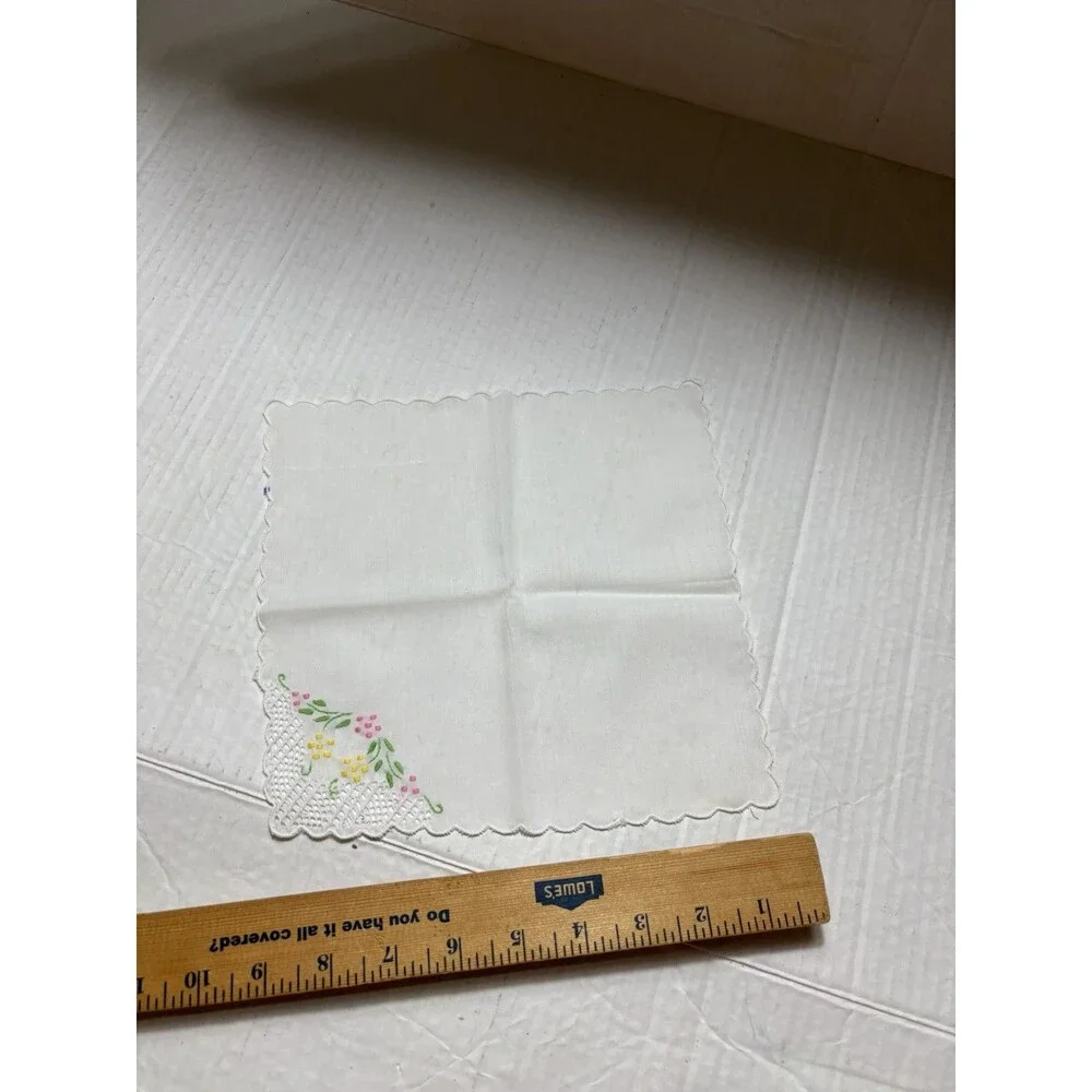 Vintage Embroidered Napkins Set 18 Floral Lace Crochet Scalloped Edge